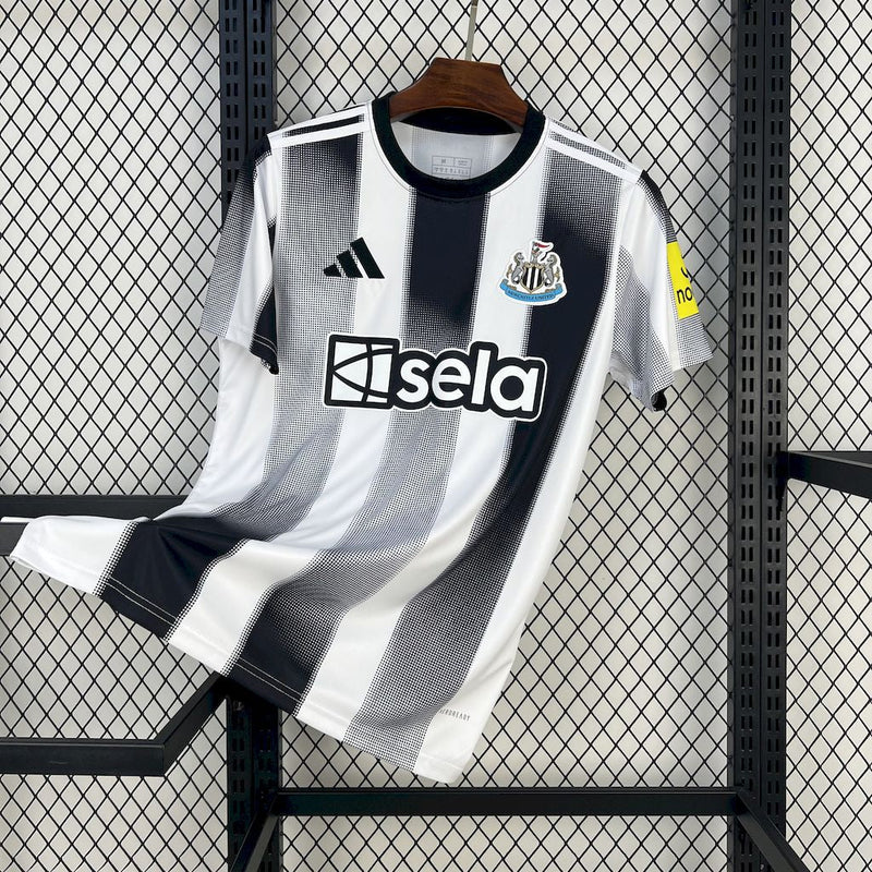 CAMISA DO NEWCASTRLE 25/26 PRETO E BRANCO